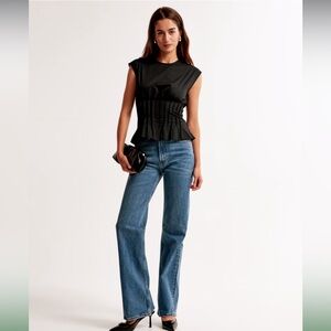 Abercrombie 90s relaxed high rise jeans in colour Dark, size 30/10s